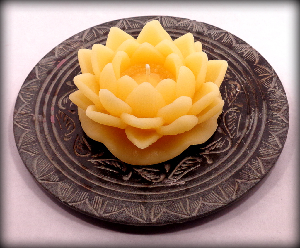 Lotus Flower Candle – Buddha And The Bees